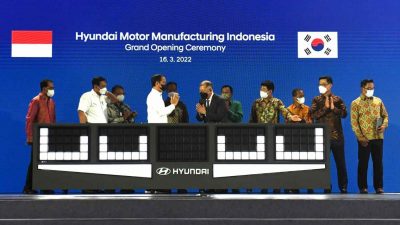 Presiden Jokowi Resmikan Mobil Listrik Rakitan Indonesia, PLN Siap Mendukung