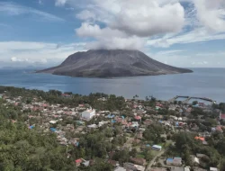 PLN Berhasil Pulihkan Sistem Kelistrikan Tagulandang, Pasca Erupsi Gunung Ruang