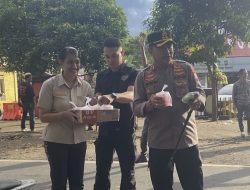 Kegiatan pembagian takjil gratis oleh Kapolres minut dan jajaranny