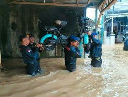 Polda Sulut Turunkan Pasukan Brimob dan Polairud Evakuasi Warga Terdampak Banjir dan Tanah Longsor
