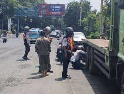Tim Gabungan Tertibkan Parkir Liar di Kota Bitung, Ban Kendaraan Nakal Digembos!
