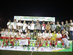 Weny Gaib Tutup Turnamen Sepak Bola Wali Kota Cup Putri